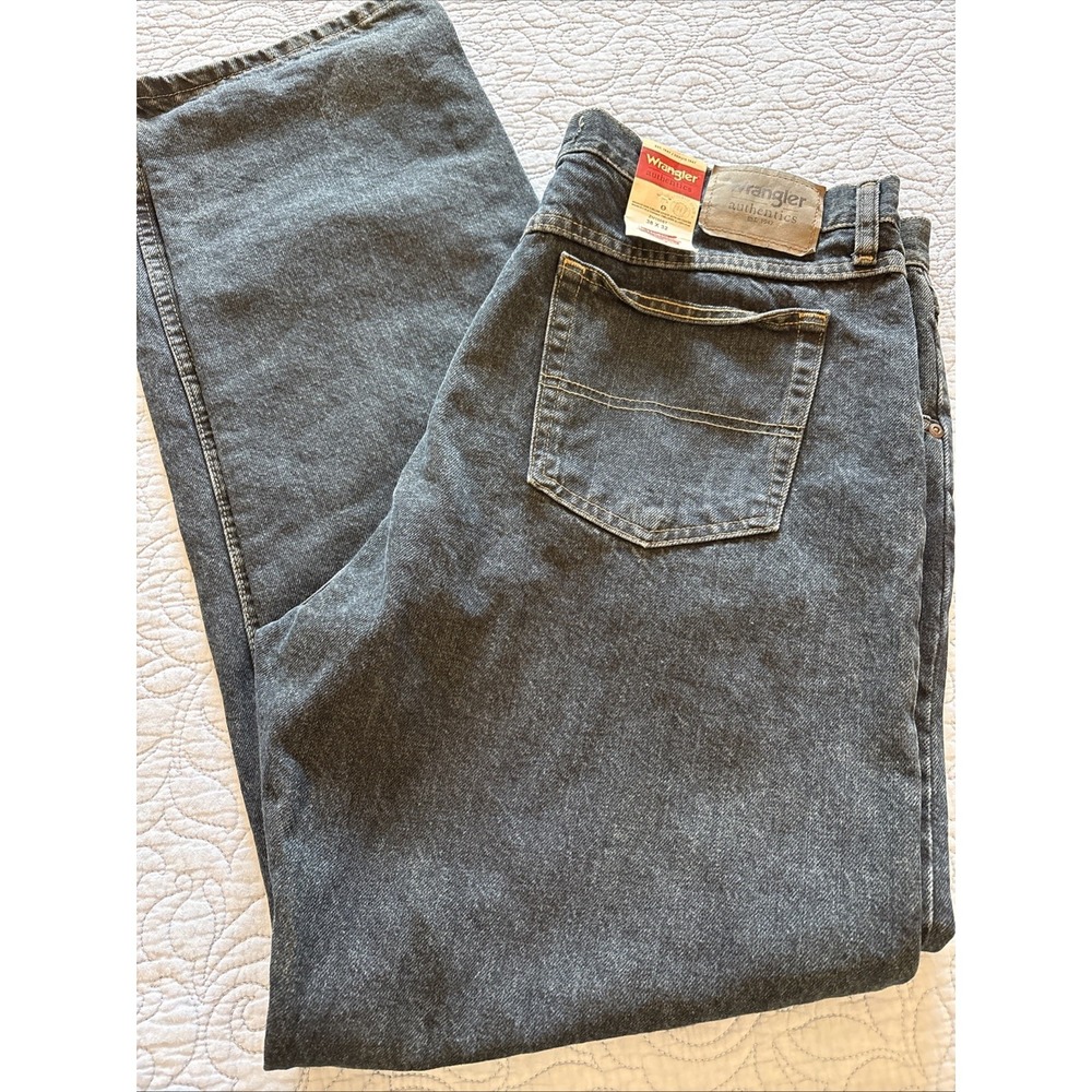 Wrangler‎ Authentics Men's 38x32 Jeans NWT ZM100ST
